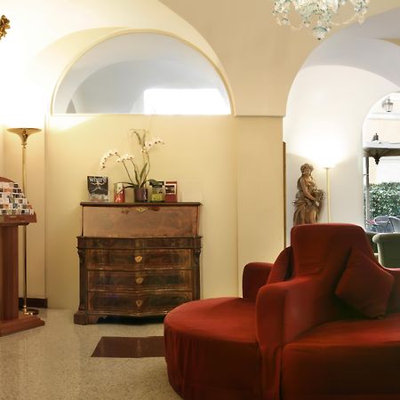 Hotel Albergo Santa Chiara Roma Esterno foto