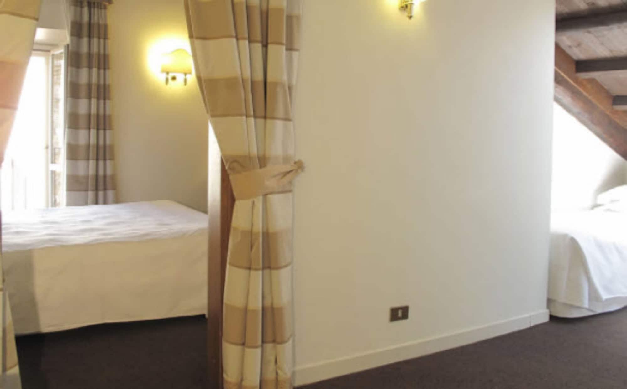 Hotel Albergo Santa Chiara Roma Esterno foto