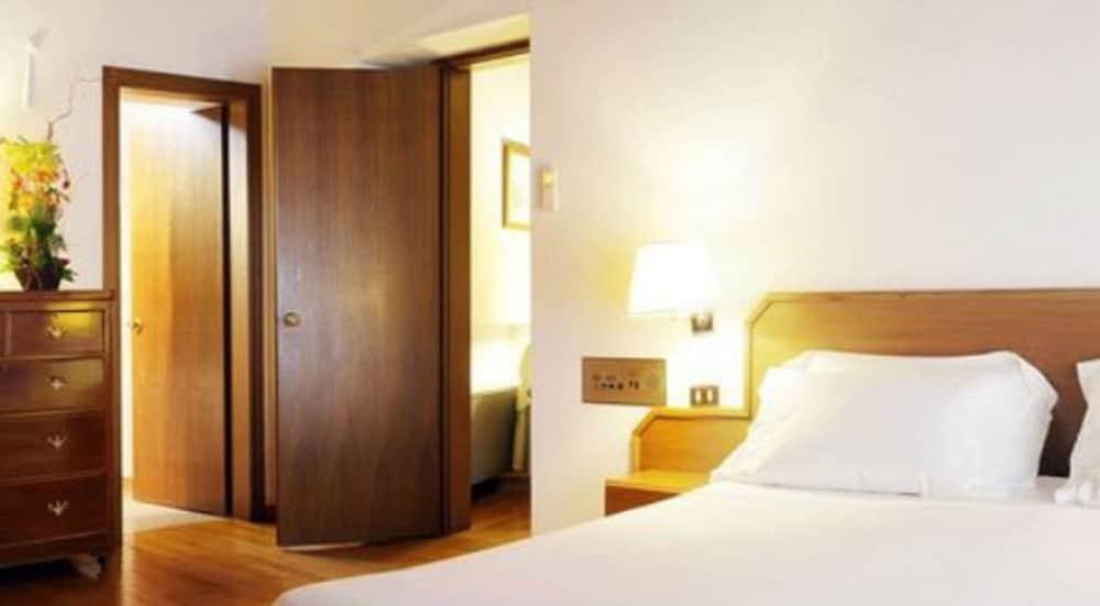 Hotel Albergo Santa Chiara Roma Esterno foto