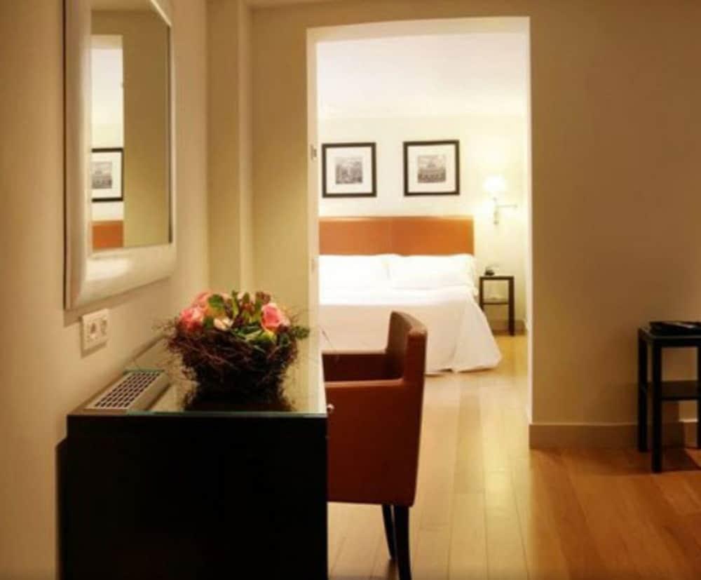 Hotel Albergo Santa Chiara Roma Esterno foto