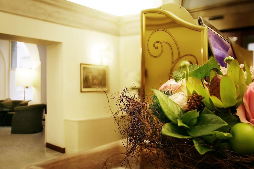 Hotel Albergo Santa Chiara Roma Esterno foto