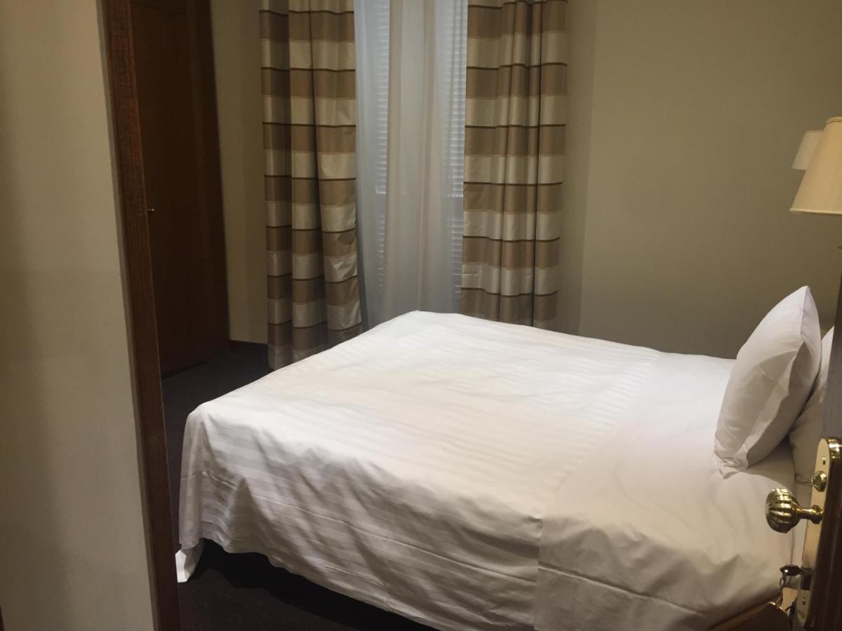 Hotel Albergo Santa Chiara Roma Esterno foto
