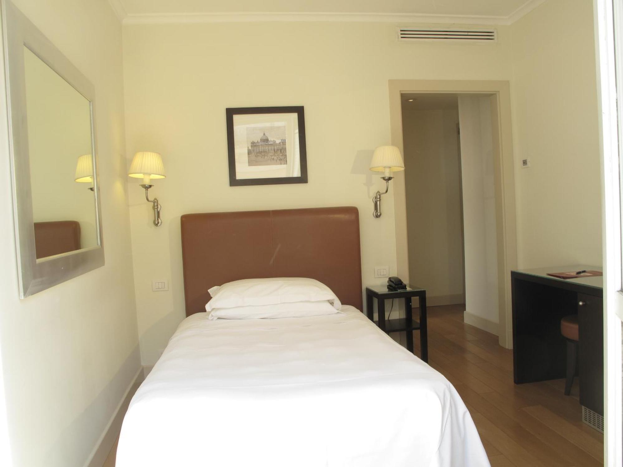 Hotel Albergo Santa Chiara Roma Esterno foto