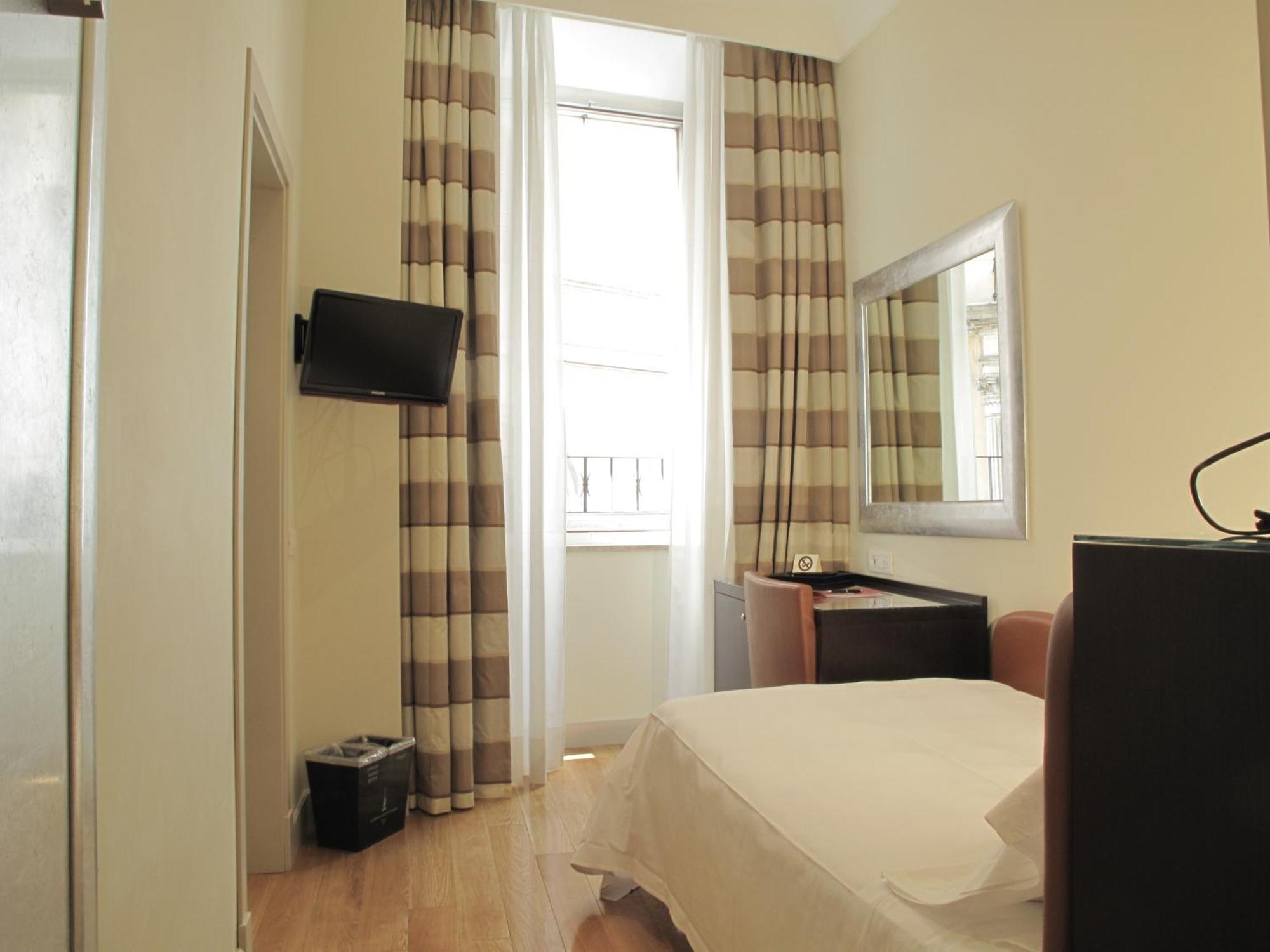 Hotel Albergo Santa Chiara Roma Esterno foto