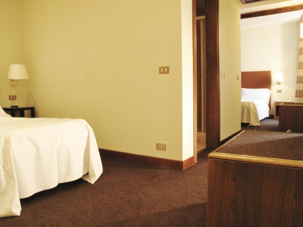 Hotel Albergo Santa Chiara Roma Esterno foto