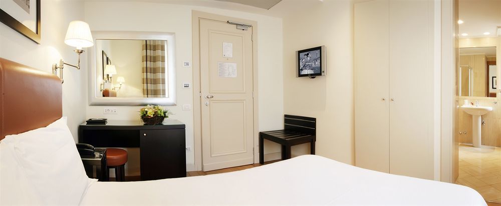Hotel Albergo Santa Chiara Roma Esterno foto