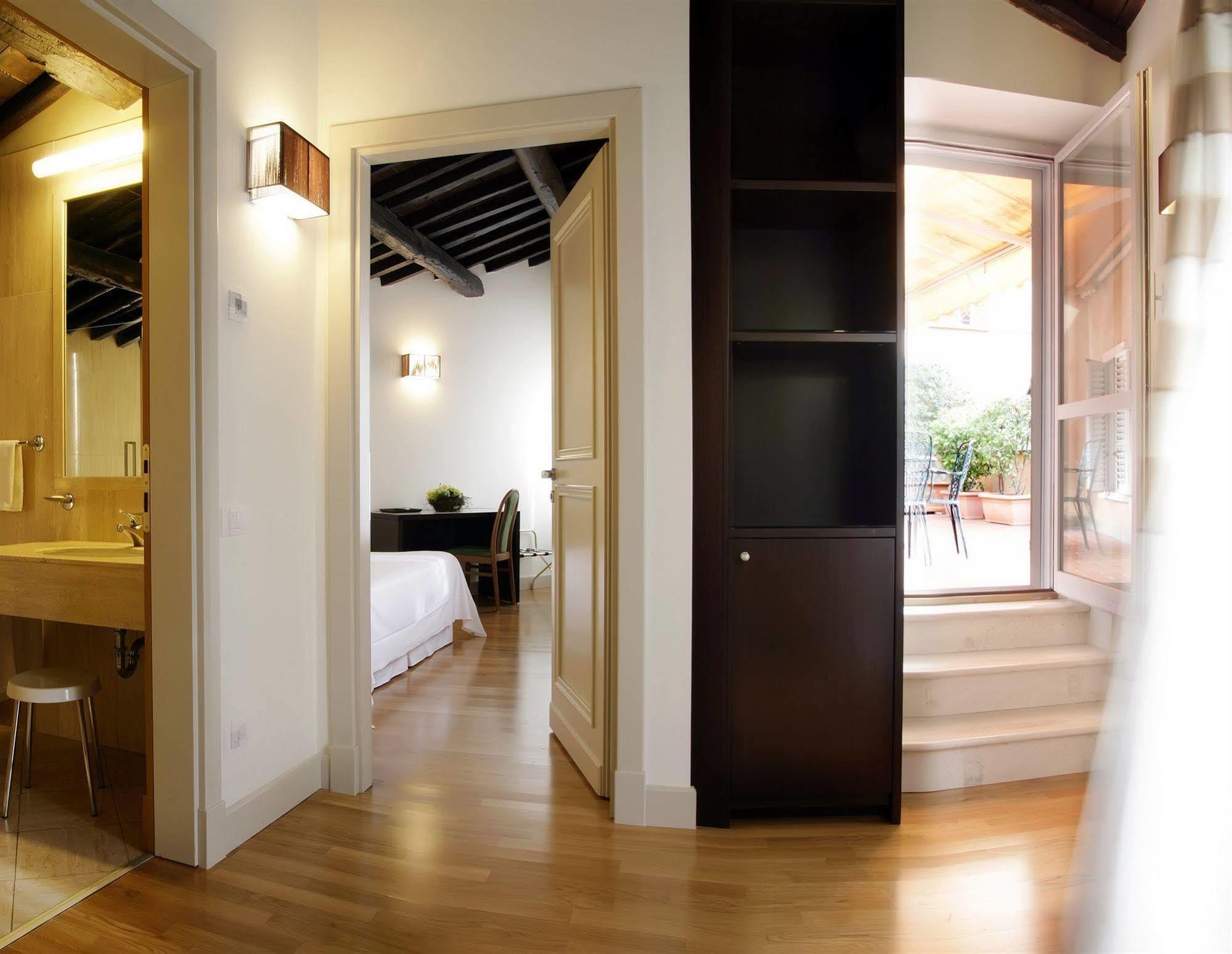 Hotel Albergo Santa Chiara Roma Esterno foto