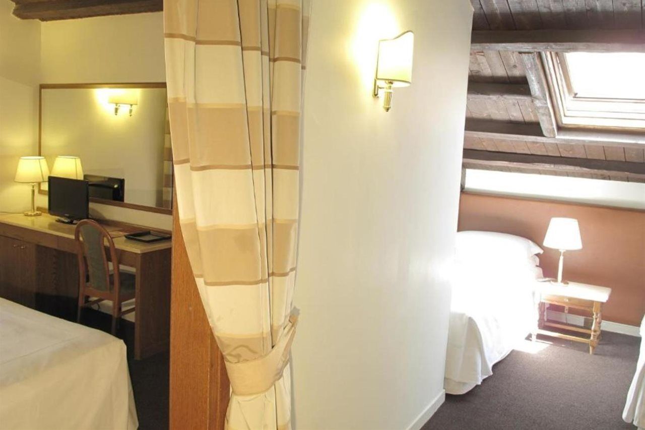 Hotel Albergo Santa Chiara Roma Esterno foto